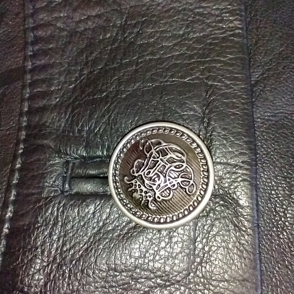 VINTAGE BLACK LEATHER TEXTURED SKIRT - Picture 9 of 14